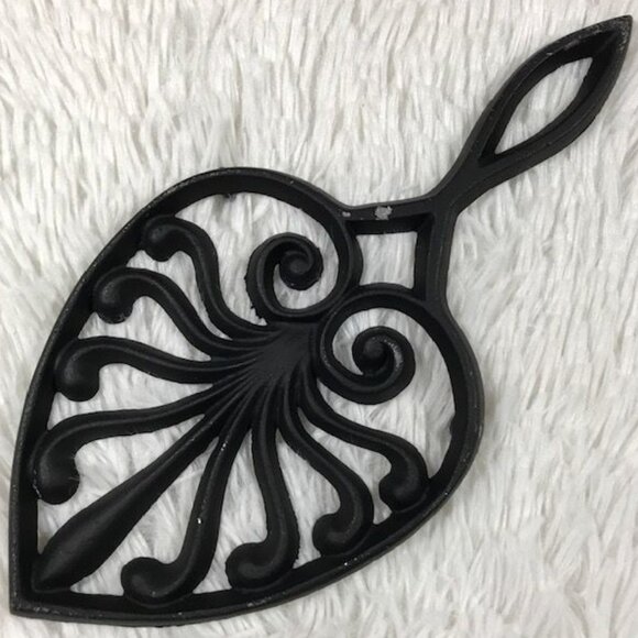 Vintage Set of 3 Intricate Black Metal Trivets - Picture 4 of 11